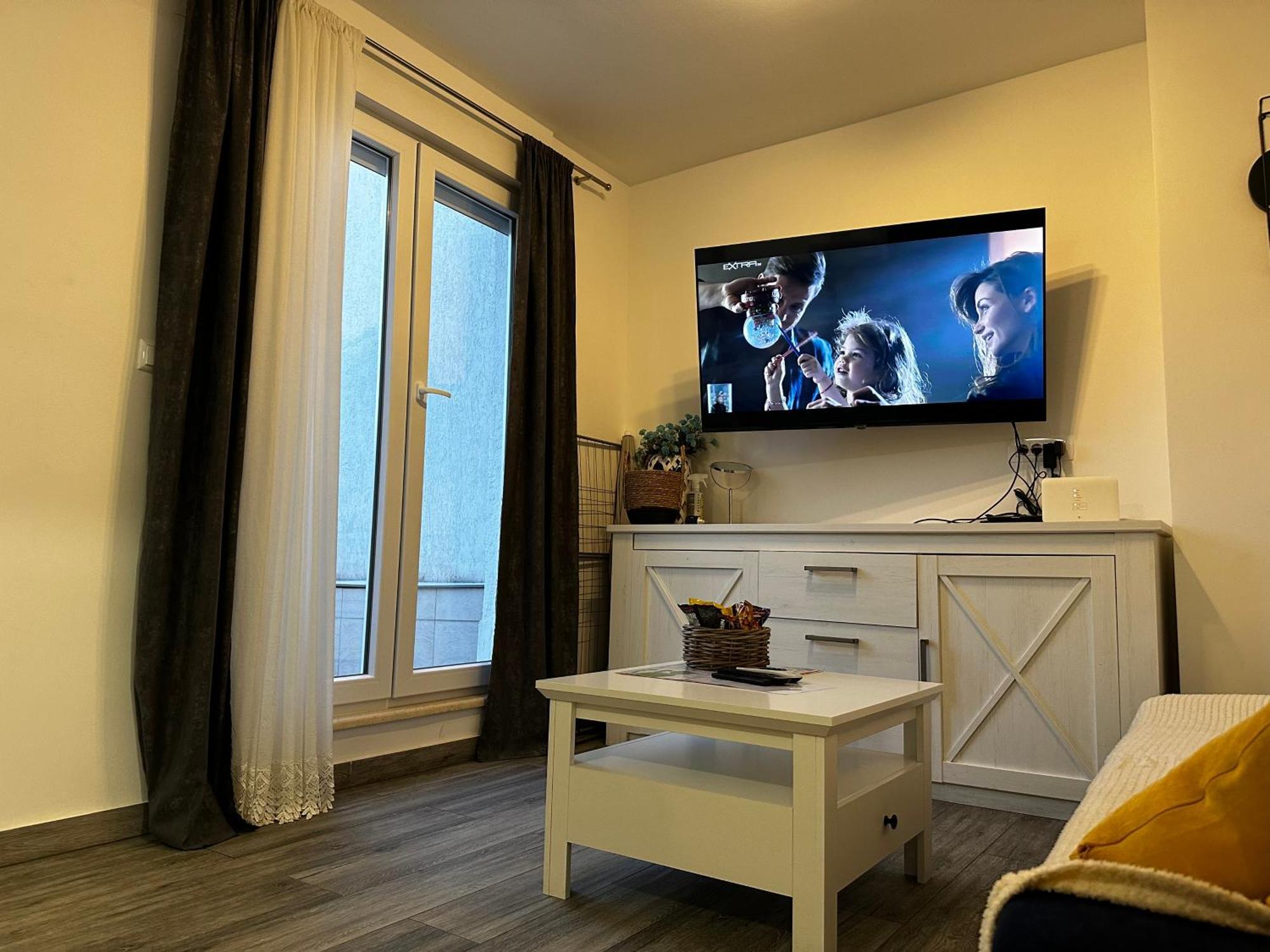 Fox Apartment Split